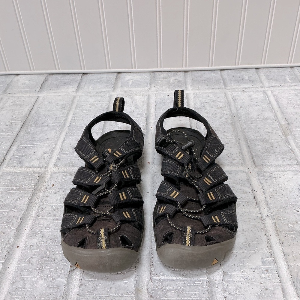 Keen Clearwater CNX Sandals - Picture 3 of 9